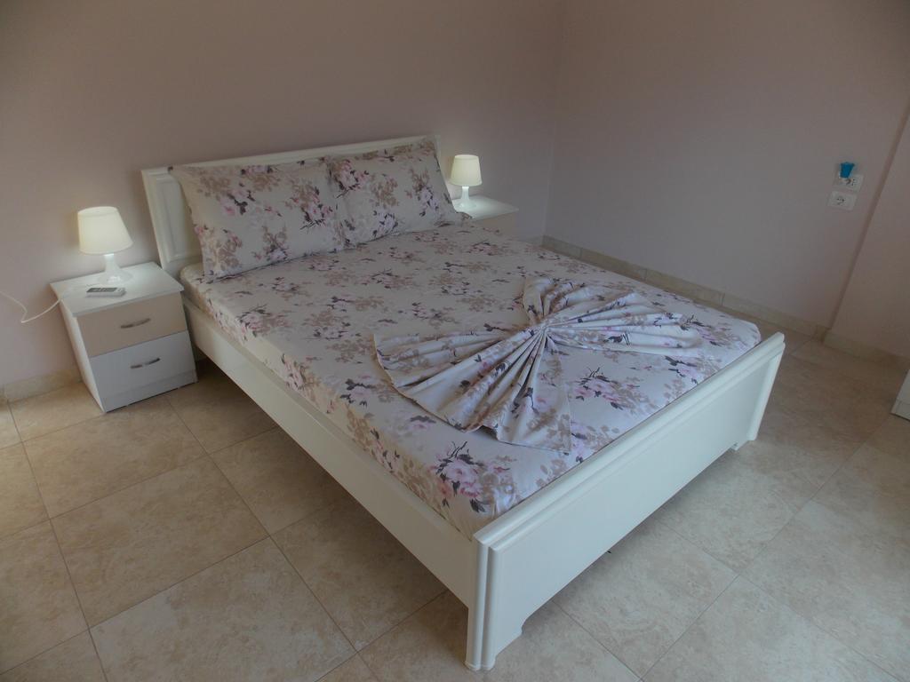 Linda Home Sarandë エクステリア 写真